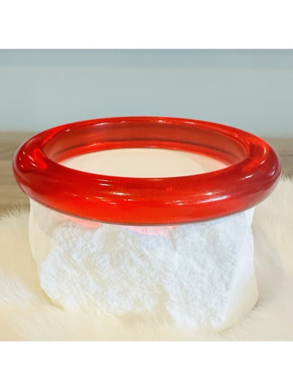 RARE Vintage Lucite Bangle Bracelet Chunky Red Pop Art Mod Stacking - Picture 2 of 5